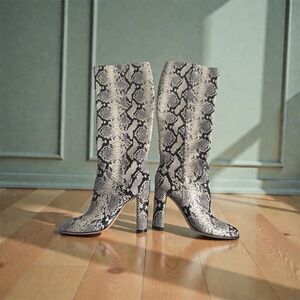 ANTONIO MELANI Snakeskin Pattern Heeled Boots size 7